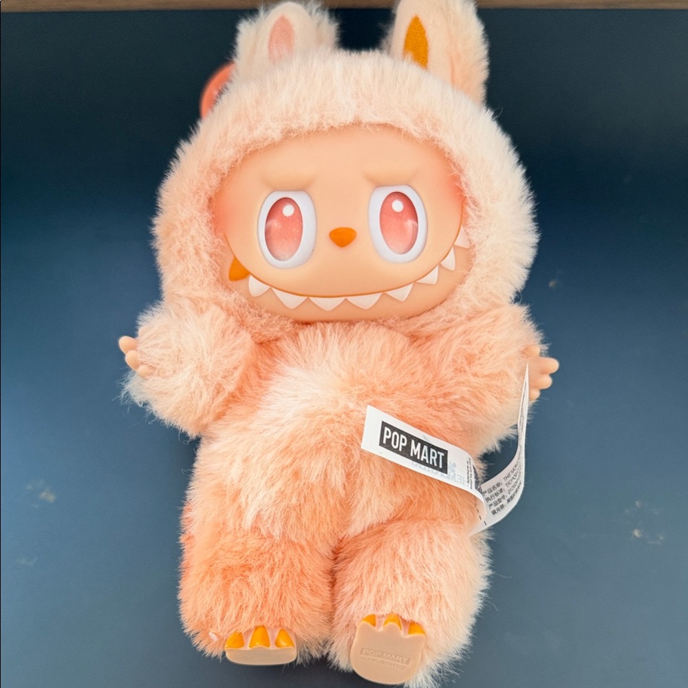 Pop Mart Labubu Big into Energy